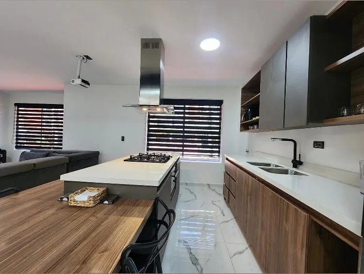 Lujoso Apto En Laureles Capacidad Max 8 Personas Medellin